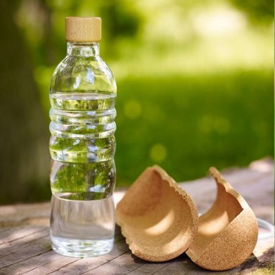 Frascos de vidro, aço inoxidável e titânio