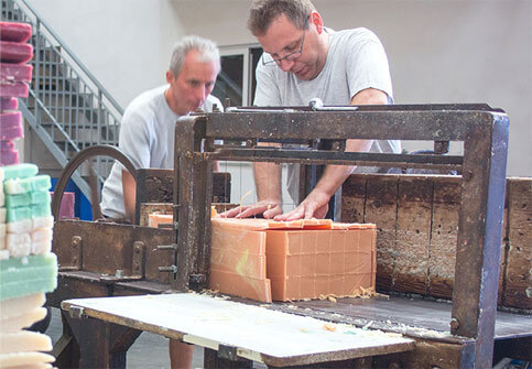 máquina de fabricacion artesanal de sabonetes beltran