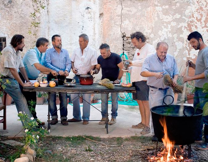 Os socios da cooperativa A Olivilla